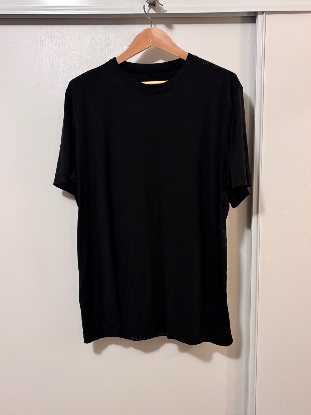 Lululemon Mens Zeroed In Short Sleeve Tee Size M Black Performance Gym Workout